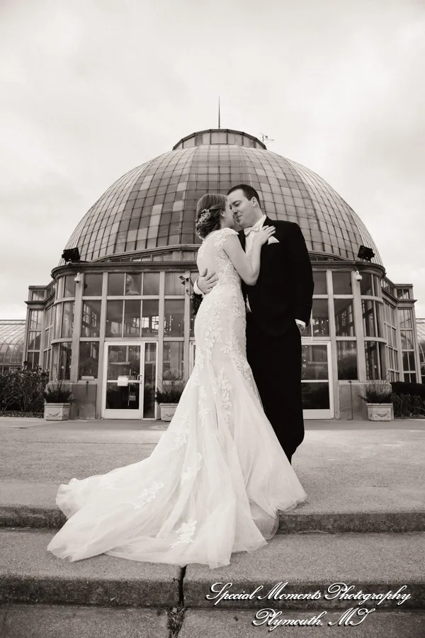 Belle Isle Detroit MI wedding photograph