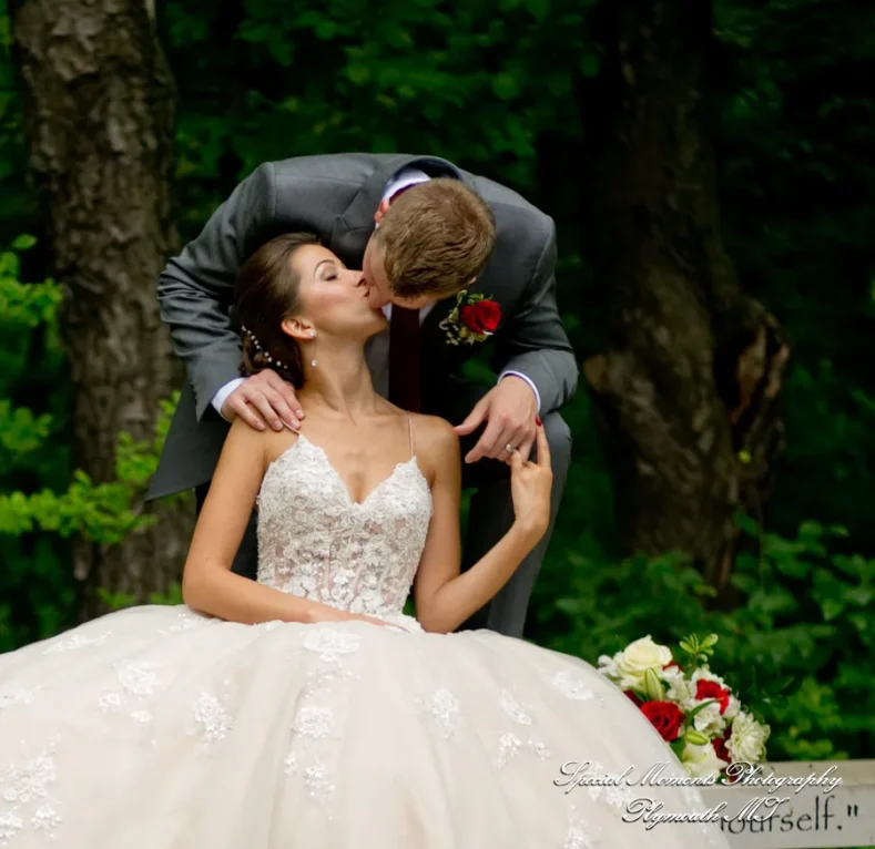 Oak Arbor Rochester MI wedding photograph