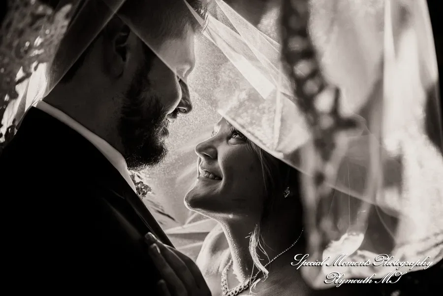 Arnaldo's Banquet Center Riverview MI wedding photograph