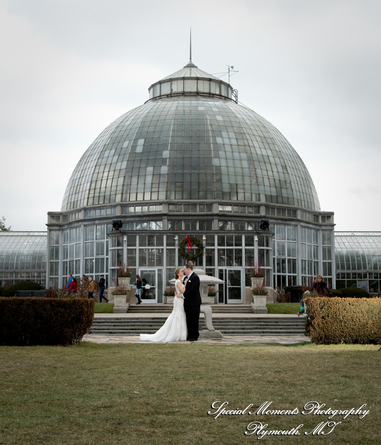Lauren & Zachary at Gesu Roman Catholic Church Detroit MI wedding photography