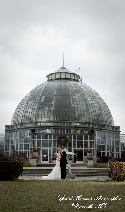 Lauren & Zachary at Gesu Roman Catholic Church Detroit MI wedding photography