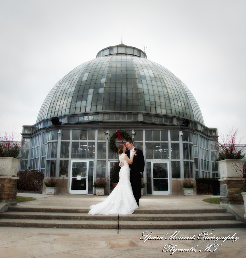 Lauren & Zachary at Gesu Roman Catholic Church Detroit MI wedding photography