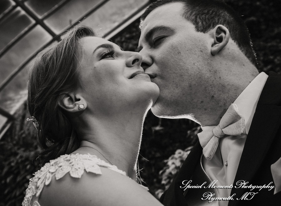 Lauren & Zachary at Gesu Roman Catholic Church Detroit MI wedding photography