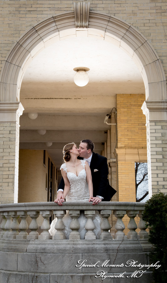 Lauren & Zachary at Gesu Roman Catholic Church Detroit MI wedding photography