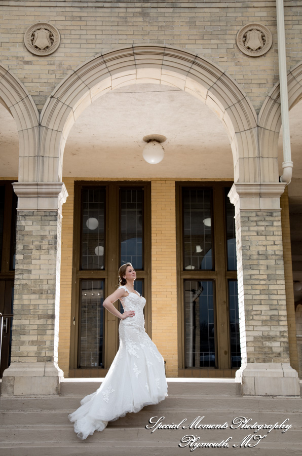 Lauren & Zachary at Gesu Roman Catholic Church Detroit MI wedding photography