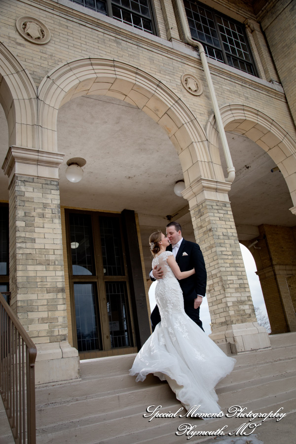 Lauren & Zachary at Gesu Roman Catholic Church Detroit MI wedding photography