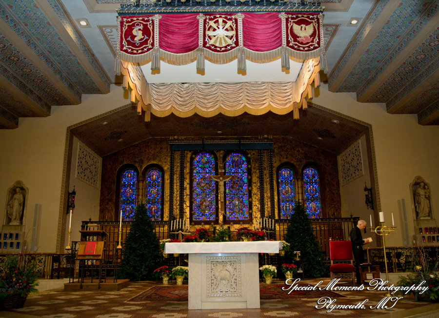 Lauren & Zachary at Gesu Roman Catholic Church Detroit MI wedding photography