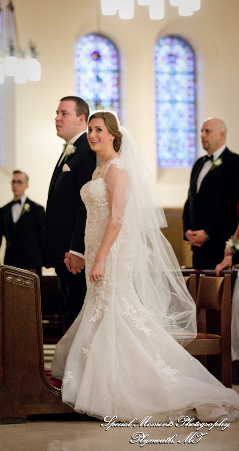 Lauren & Zachary at Gesu Roman Catholic Church Detroit MI wedding photography