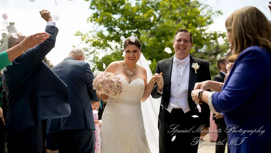 Our Lady of Victory Northville MI wedding photograph