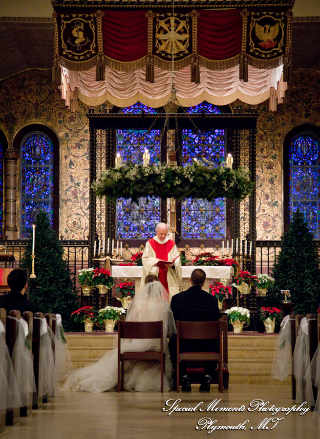 Lauren & Zachary at Gesu Roman Catholic Church Detroit MI wedding photography