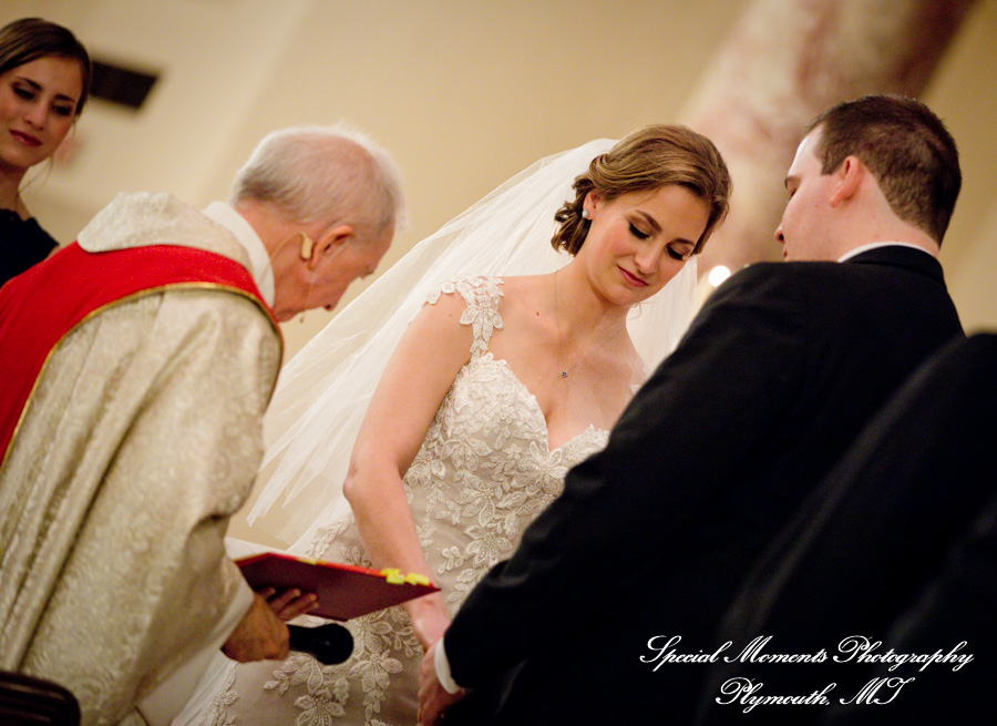 Lauren & Zachary at Gesu Roman Catholic Church Detroit MI wedding photography