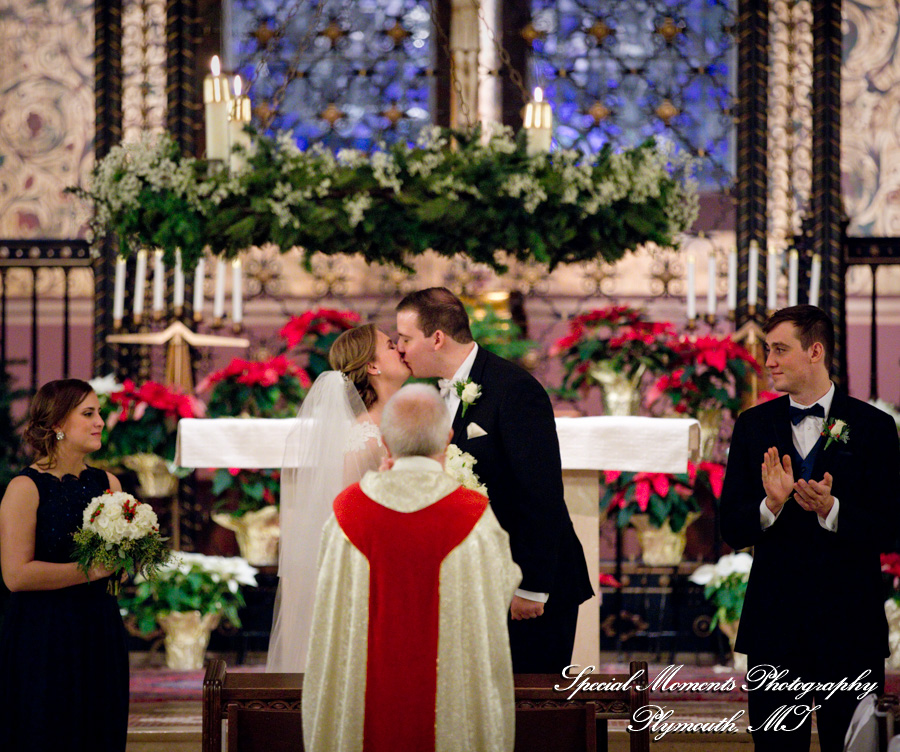 Lauren & Zachary at Gesu Roman Catholic Church Detroit MI wedding photography