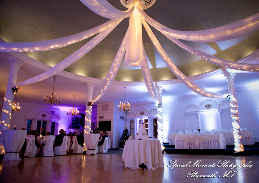 Lauren & Zachary at Blossom Heath Inn St. Clair Shores MI wedding photography