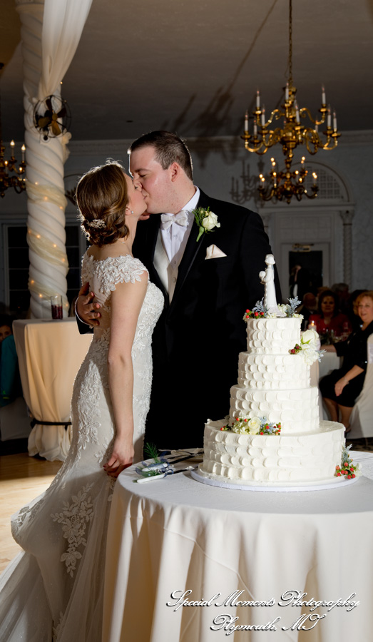 Lauren & Zachary at Blossom Heath Inn St. Clair Shores MI wedding photography