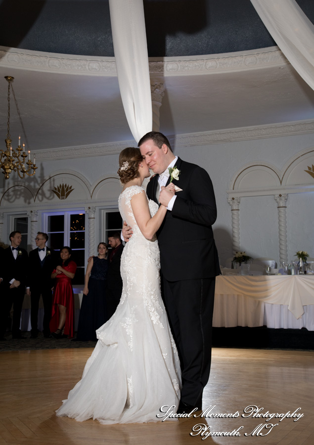 Lauren & Zachary at Blossom Heath Inn St. Clair Shores MI wedding photography