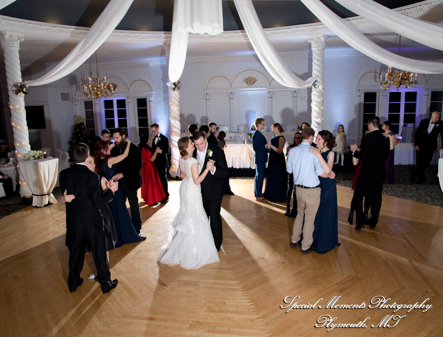 Lauren & Zachary at Blossom Heath Inn St. Clair Shores MI wedding photography