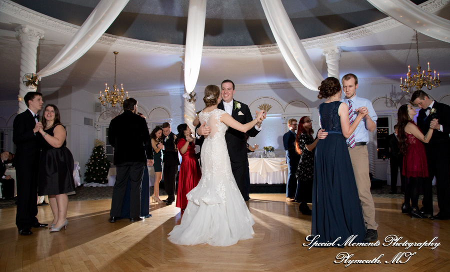 Lauren & Zachary at Blossom Heath Inn St. Clair Shores MI wedding photography