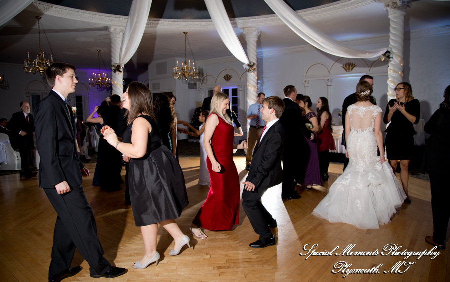 Lauren & Zachary at Blossom Heath Inn St. Clair Shores MI wedding photography