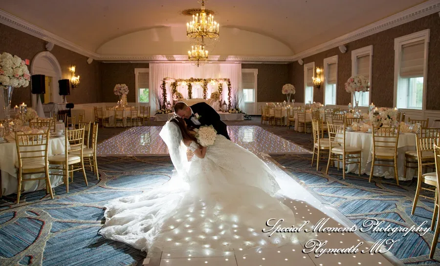 Dearborn Inn Dearborn MI wedding photograph