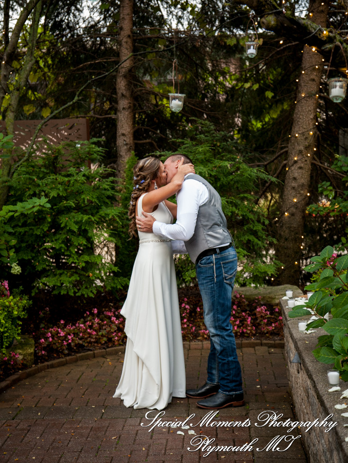 Tina & Mark at Cafe Cortina Farmington Hills MI wedding photography