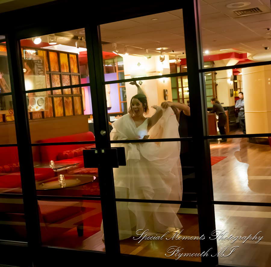 Rattlesnake Club Detroit MI wedding photograph