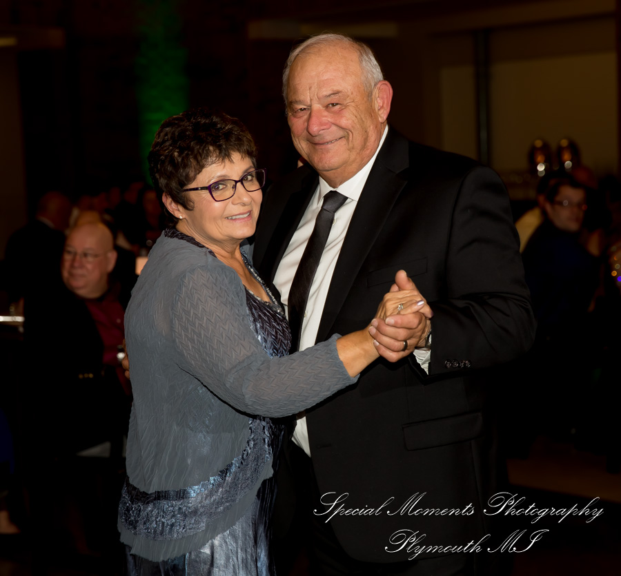 Rattlesnake Club Detroit MI wedding photograph