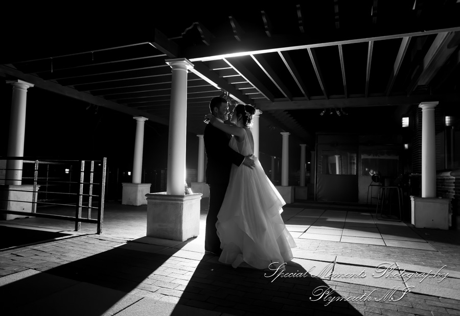 Rattlesnake Club Detroit MI wedding photograph