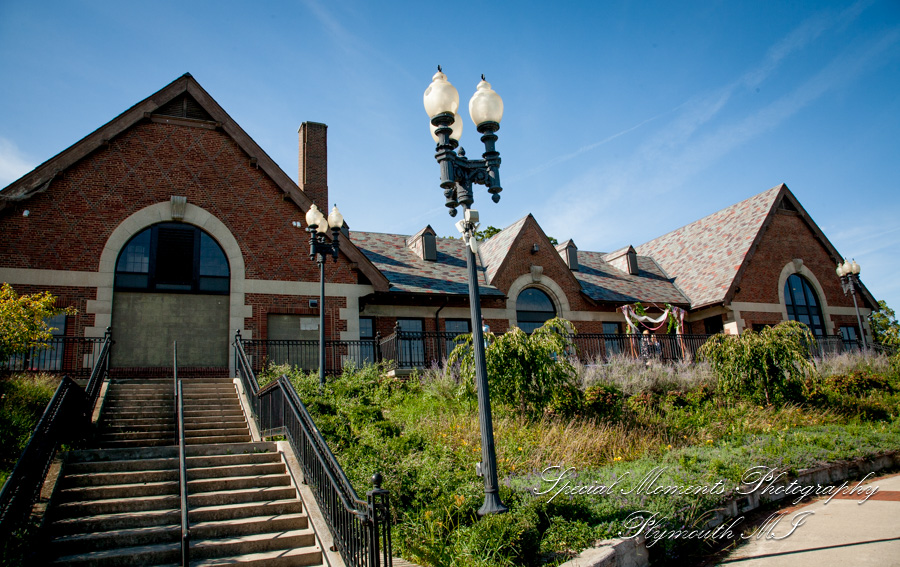Chateau On The River Trenton MI wedding photograph