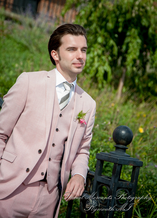 Chateau On The River Trenton MI wedding photograph