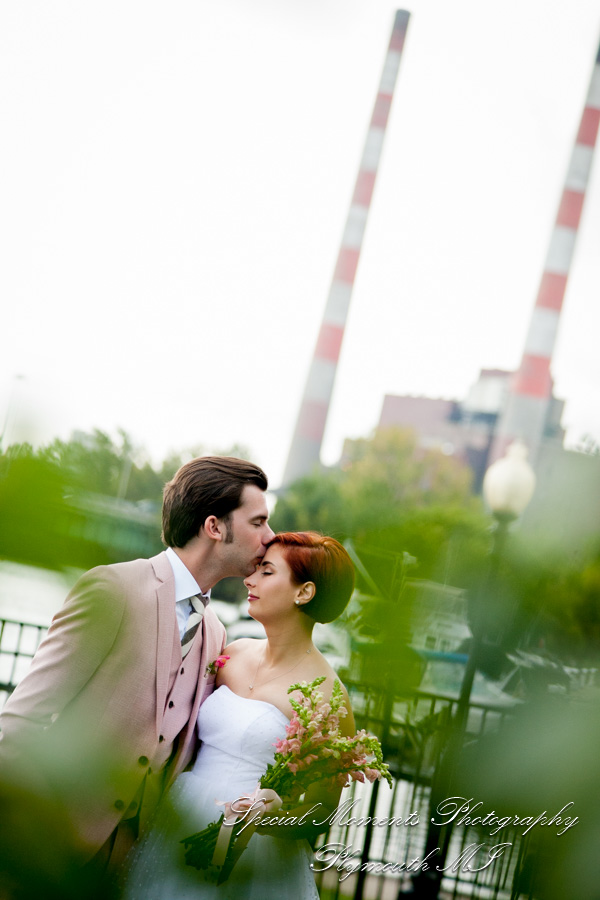 Chateau On The River Trenton MI wedding photograph