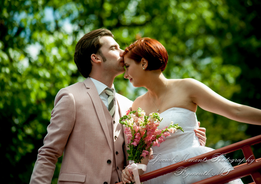 Chateau On The River Trenton MI wedding photograph