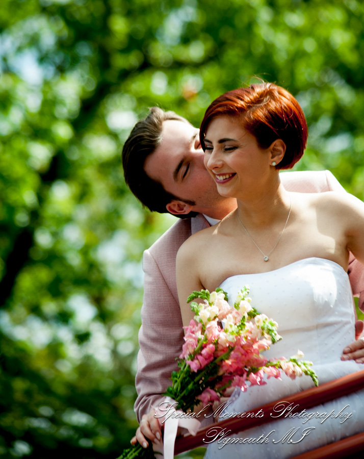 Chateau On The River Trenton MI wedding photograph