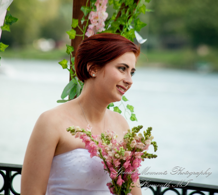 Chateau On The River Trenton MI wedding photograph