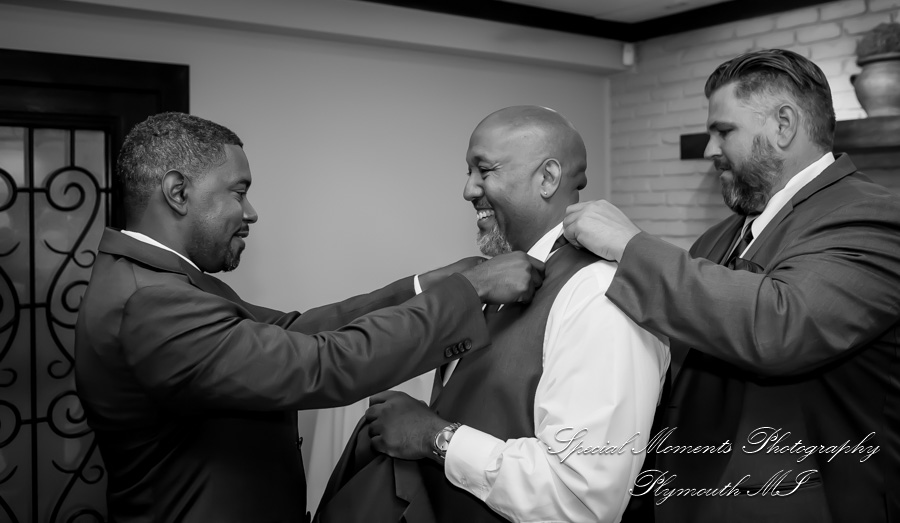 Iroquois Club Bloomfield Hills MI wedding photograph