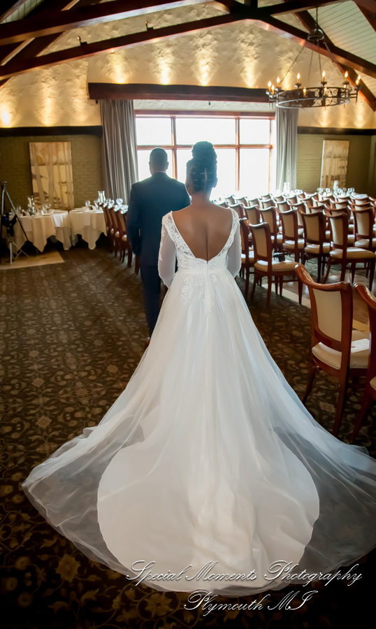 Iroquois Club Bloomfield Hills MI wedding photograph