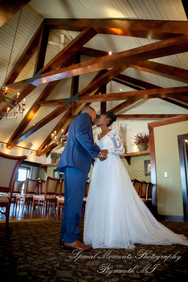 Iroquois Club Bloomfield Hills MI wedding photograph