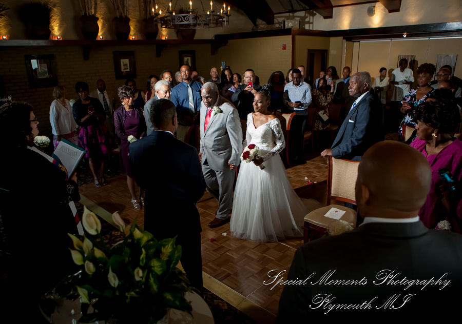 Iroquois Club Bloomfield Hills MI wedding photograph