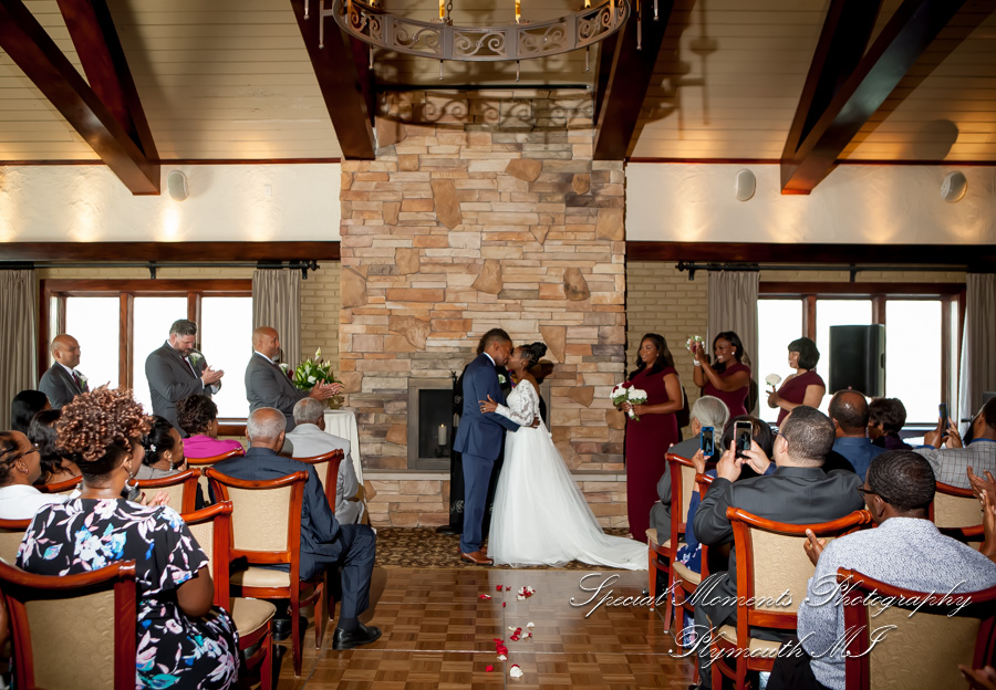 Iroquois Club Bloomfield Hills MI wedding photograph