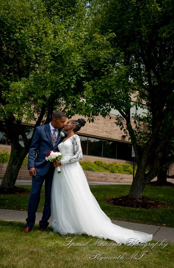 Iroquois Club Bloomfield Hills MI wedding photograph