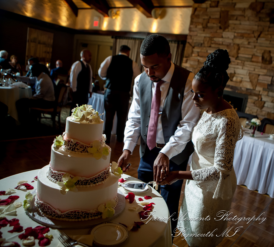 Iroquois Club Bloomfield Hills MI wedding photograph