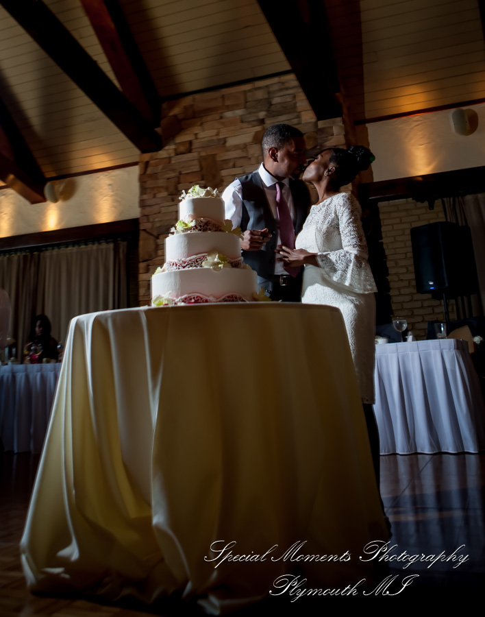 Iroquois Club Bloomfield Hills MI wedding photograph