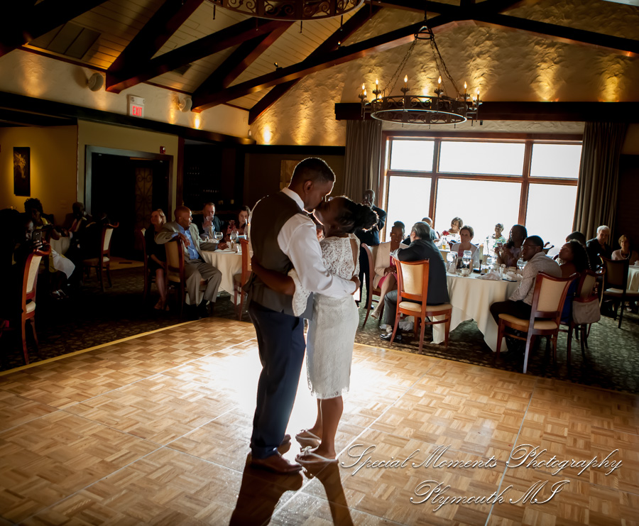 Iroquois Club Bloomfield Hills MI wedding photograph