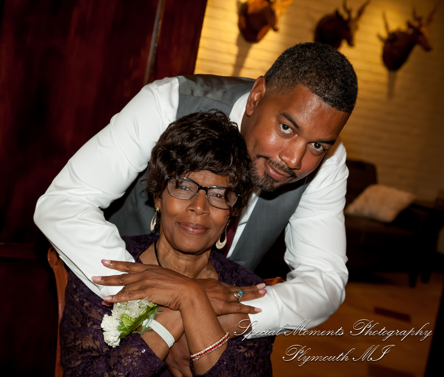 Iroquois Club Bloomfield Hills MI wedding photograph