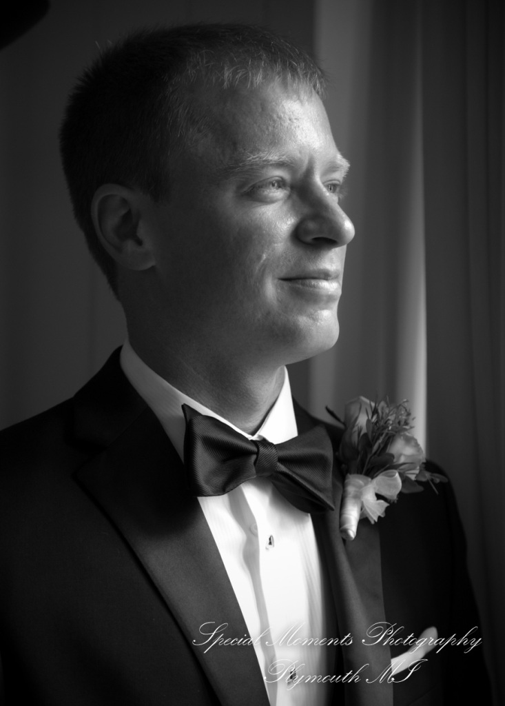 Elizabeth & Scott at The First Congregational Church Ann Arbor MI wedding photography