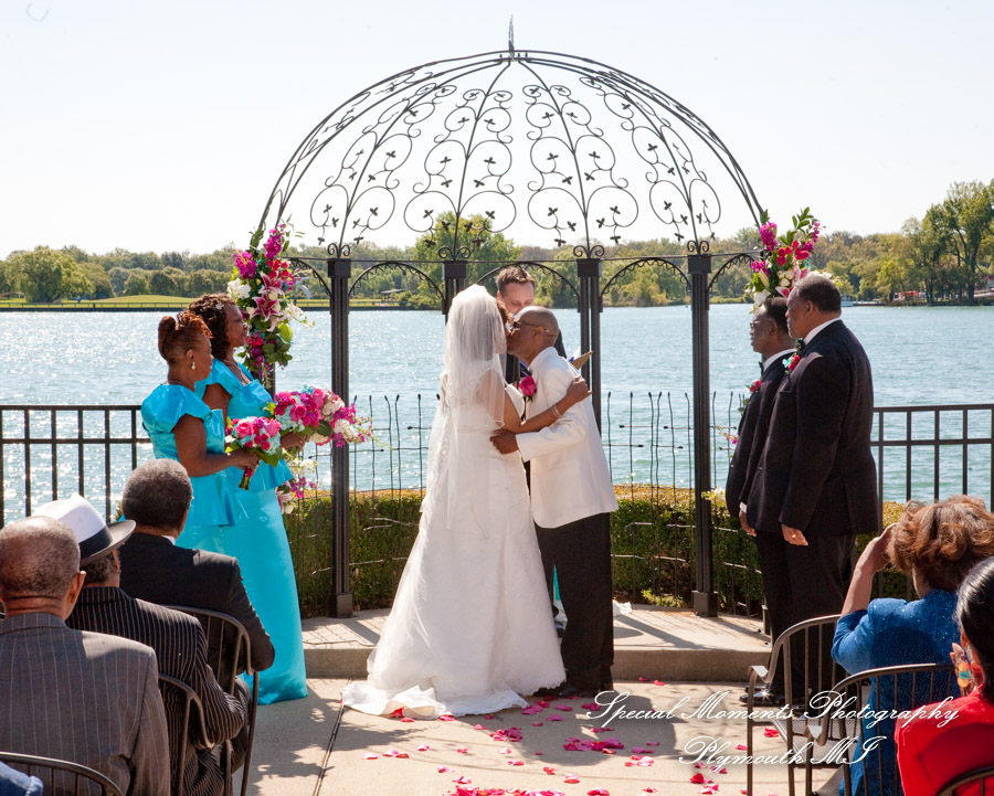 Barbara & Frederick at Roostertail Detroit MI wedding photography