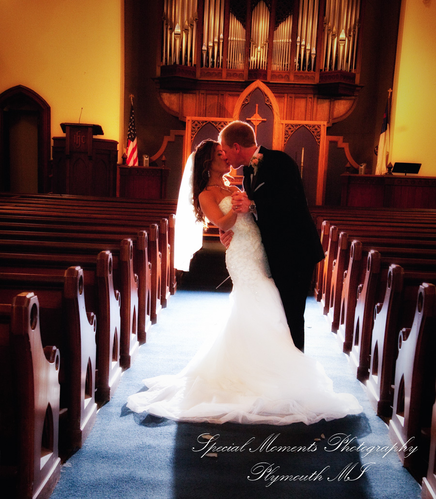 Elizabeth & Scott at The First Congregational Church Ann Arbor MI wedding photography