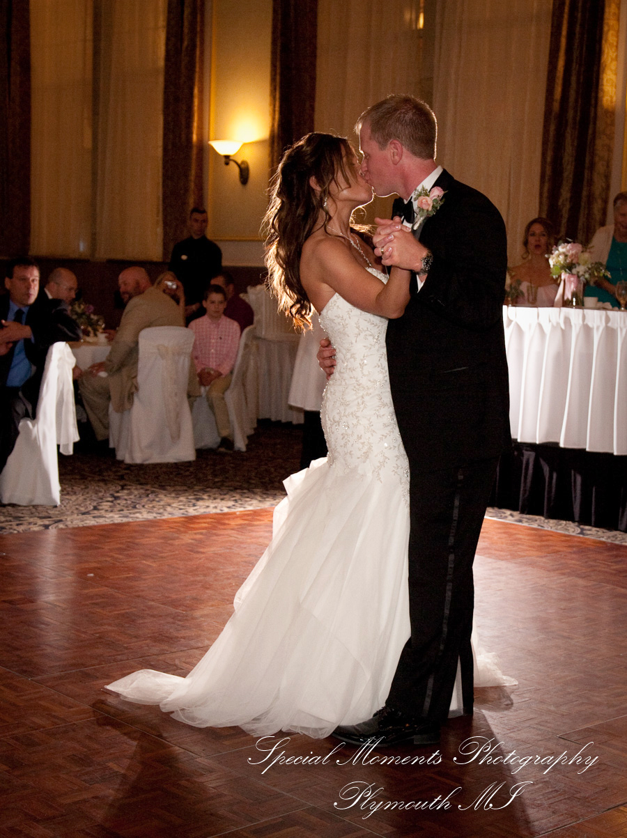 Elizabeth & Scott at St. John’s Resort Provincial Ballroom Plymouth MI wedding photography