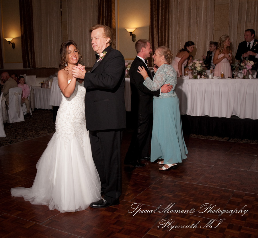 Elizabeth & Scott at St. John’s Resort Provincial Ballroom Plymouth MI wedding photography