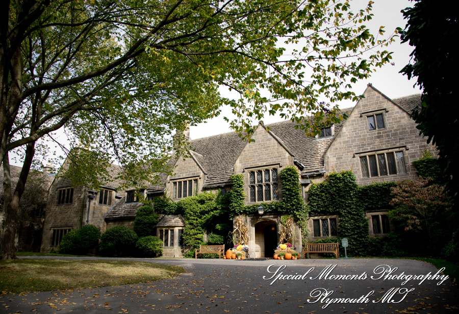 Amanda & Greg at Edsel & Eleanor Ford Gate House Grosse Pointe Shores MI wedding photography