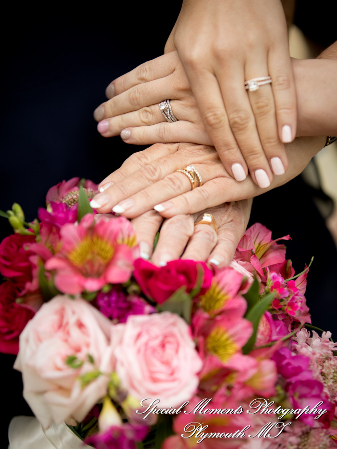 Amanda & Greg at Edsel & Eleanor Ford Gate House Grosse Pointe Shores MI wedding photography